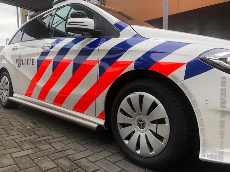 Zaandammer (16) aangehouden voor overval met nepwapen in Weesp