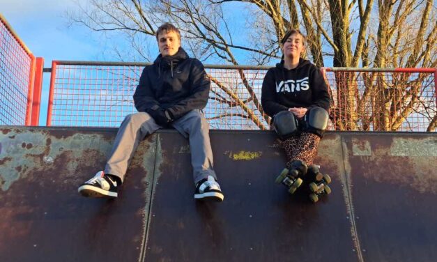 Skaters bouwen eigen ‘skatespot’ in Jagersveld